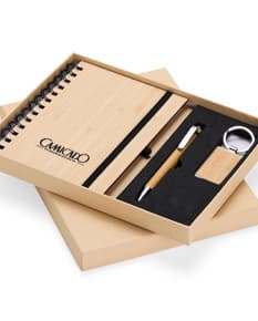 Kit Executivo Ecológico 3 Peças em tons de marrom e preto, composto por uma agenda, uma caneta e um porta-cartões.