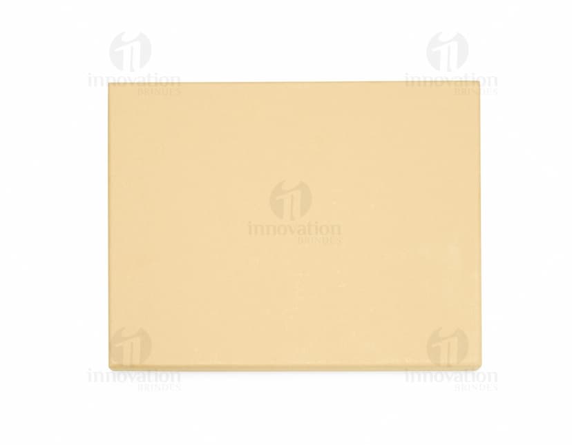 Kit Executivo Ecológico 3 Peças em tons de marrom e preto, composto por uma agenda, uma caneta e um porta-cartões.