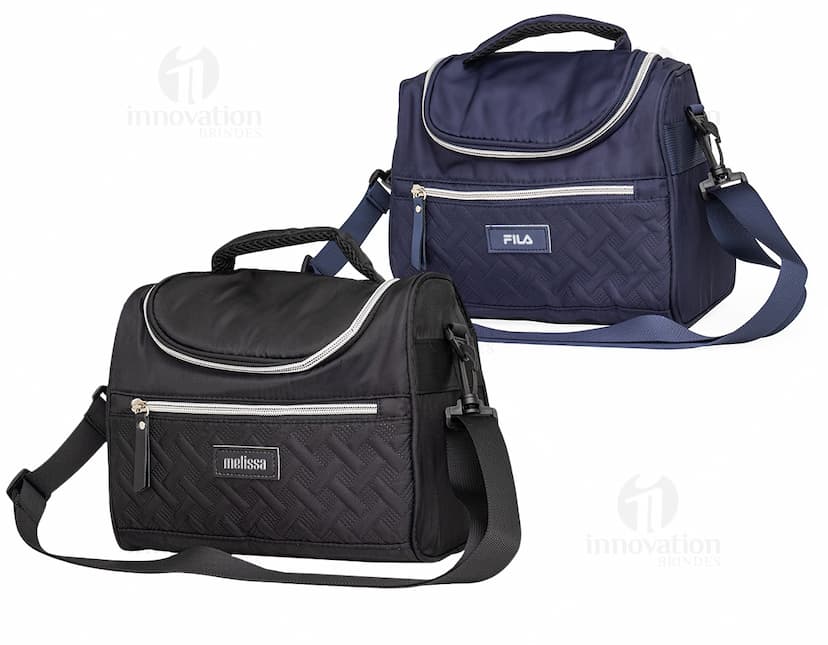 Bolsa térmica de 8 litros em cor azul, ideal para transporte de alimentos e bebidas.