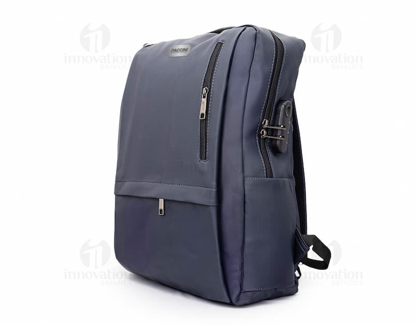 Mochila anti-furto em cor preta, com design elegante e diversos compartimentos.