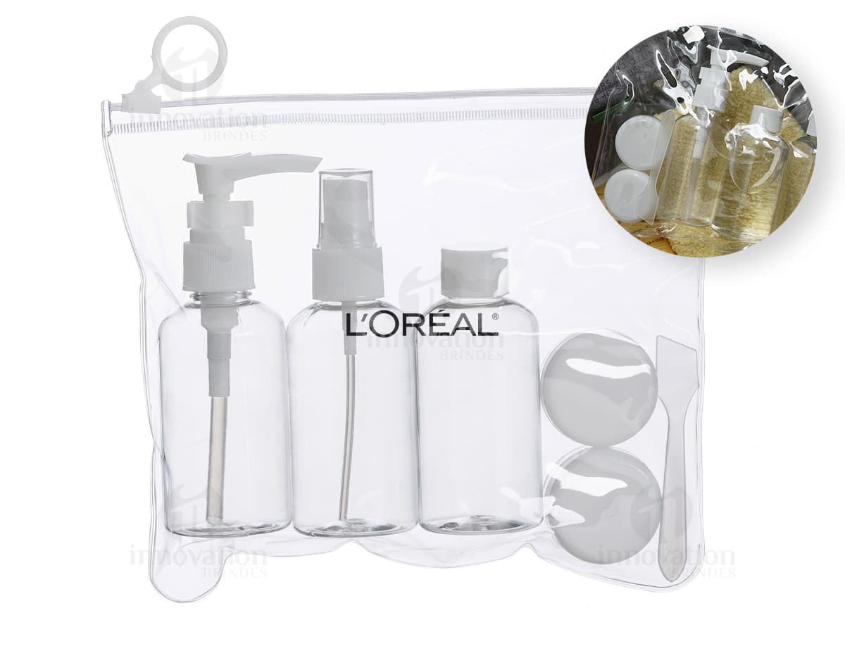 Kit Viagem 6 Peças: Conjunto de produtos para viagem, incluindo necessaire, porta-passaporte, etiquetas de bagagem, almofada e máscara para os olhos.