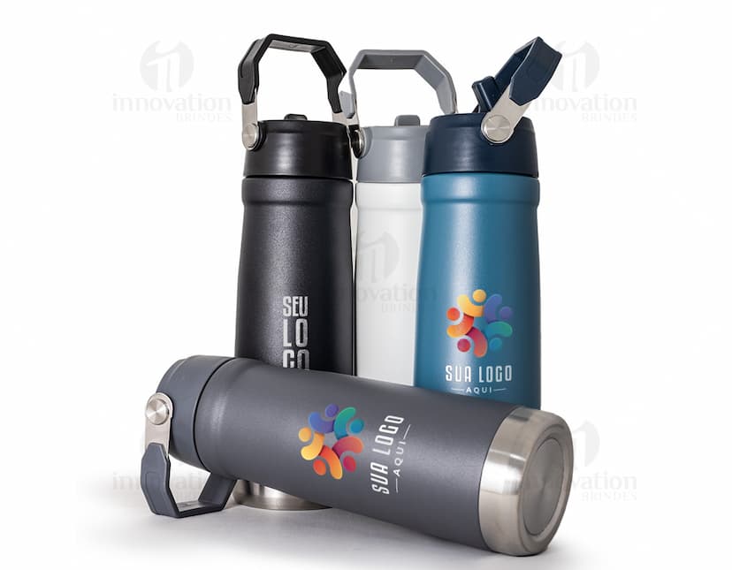 Garrafa Térmica 630ml na cor azul com tampa de rosca e alça de transporte.