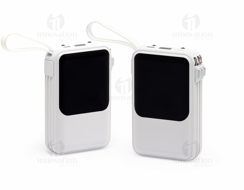 Power Bank preto com capacidade de 10.000 mAh, indicador de bateria em LED e duas portas USB para carregamento.