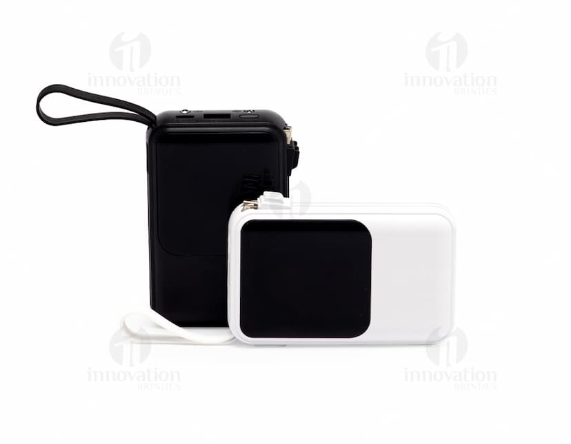 Power Bank preto com capacidade de 10.000 mAh, indicador de bateria em LED e duas portas USB para carregamento.