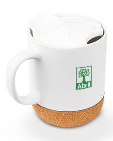Caneca de porcelana branca com capacidade de 350ml.