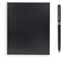 Kit exécutif 2 pièces composé d'un agenda noir en cuir et d'un stylo argenté.