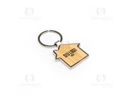 Llavero de metal en forma de bambú, con detalles en dorado y plateado. Excelente opción de regalo, con un diseño elegante y