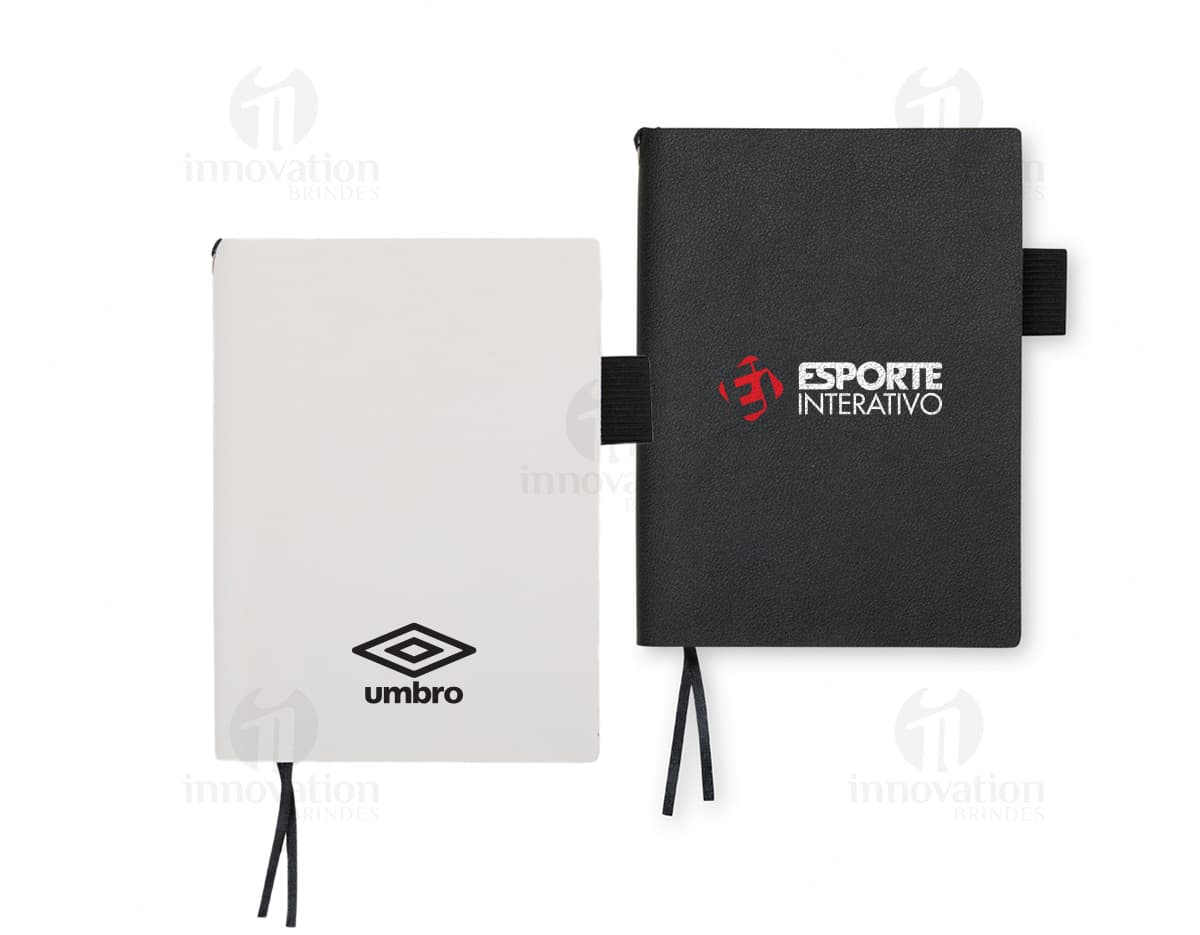 Caderneta de couro sintético A6 em folha em branco, ideal para anotações no escritório. O design moderno inclui espaço para lembretes, cartões, e documentos. Organizador prático com capa preta e interior amarelo. Perfeito para armazenar informações e lembrar compromissos.