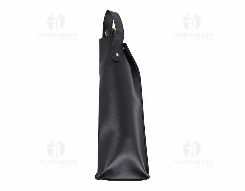 Porta Vinho PU preto com alça de couro, design elegante e prático para transportar garrafas de vinho com segurança.