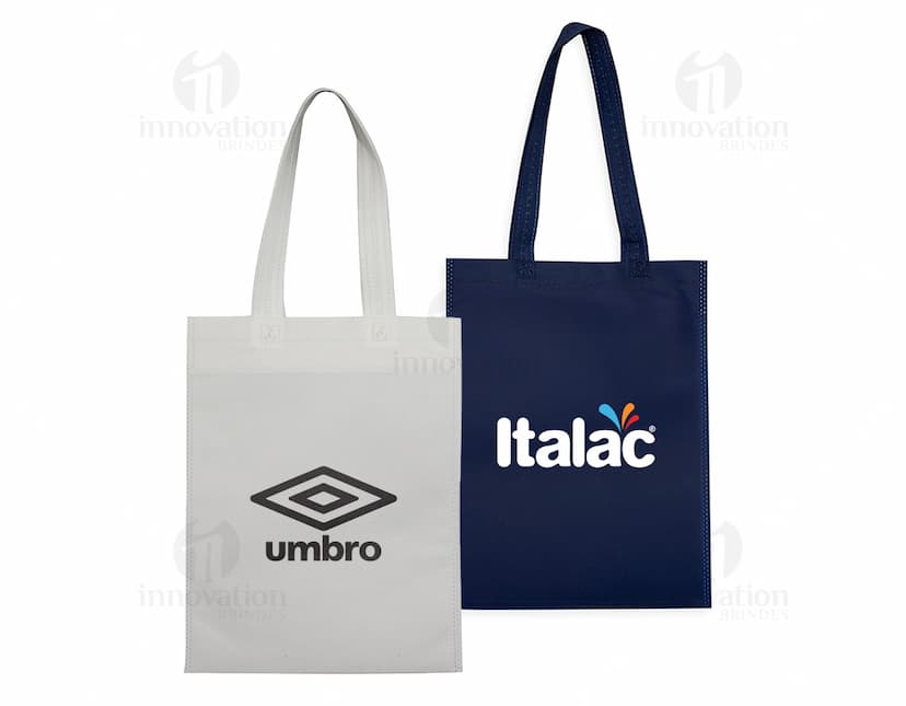Sacola TNT Biodegradável na cor verde, feita de material ecológico e resistente.