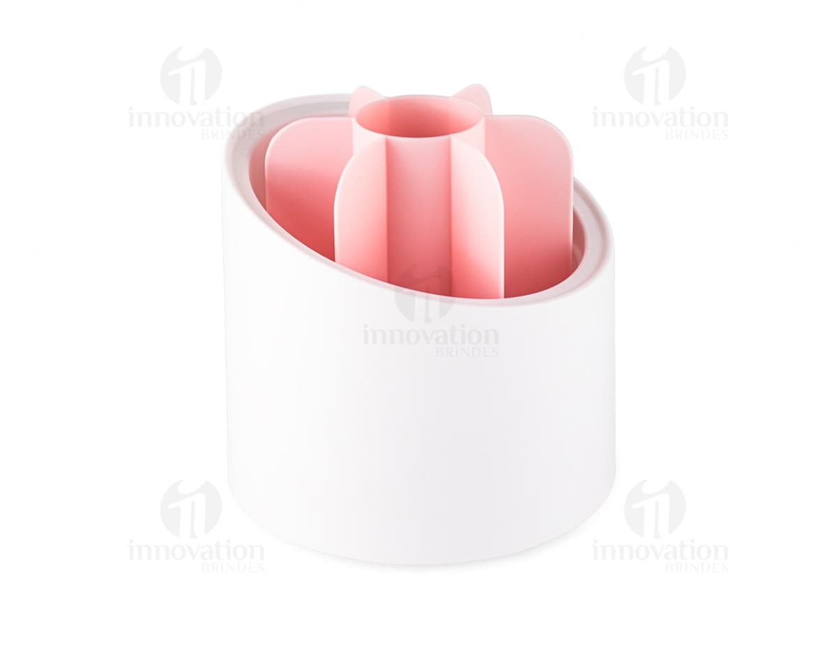 Organizador de pincéis colorido e brilhante contendo diversos tipos de pincéis, lápis, batons e outros acessórios de maquiagem. Acessório de higiene e cuidados pessoais com design moderno e prático para organizar seus itens de beleza.