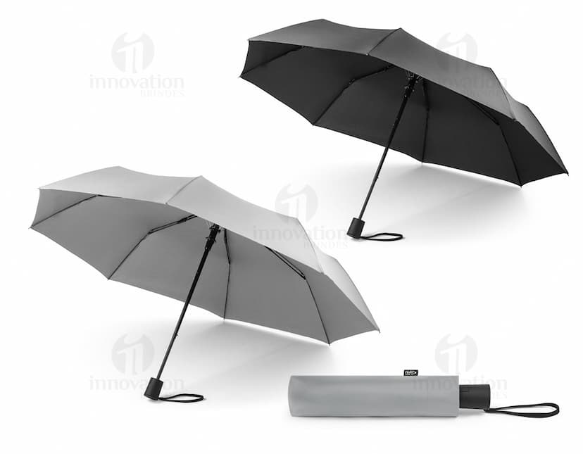 Guarda-chuva em rPET dobrável de cor preta, com cabo anatômico e sistema de abertura automática.