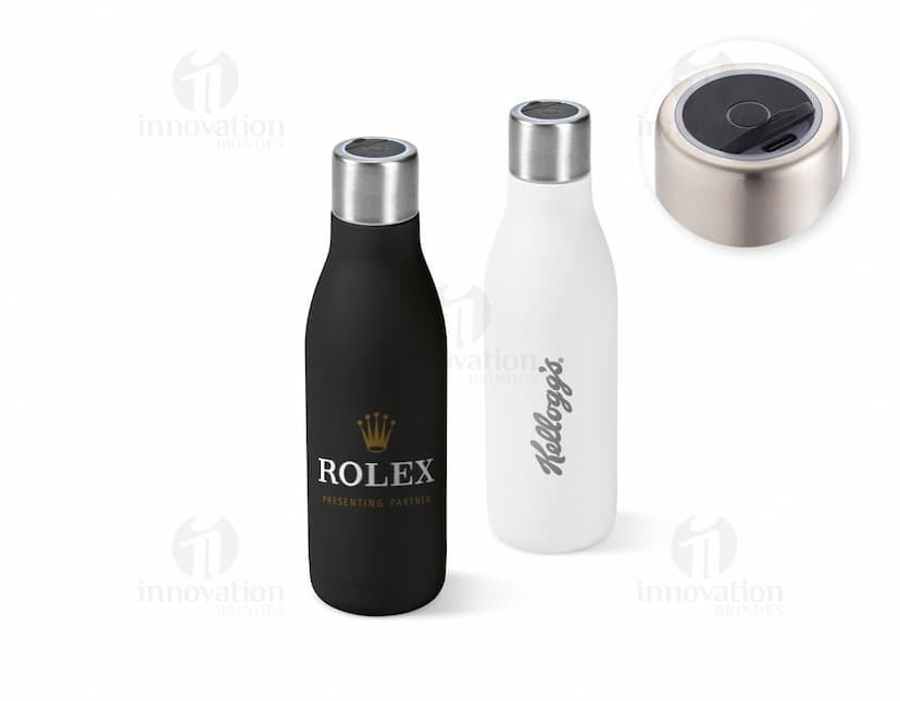 Garrafa de aço inox com tampa rosqueável e design moderno em cor prata.