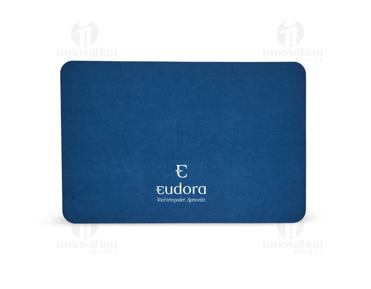 Tapete Médio de Secagem Rápida em tons de cinza e azul, com textura felpuda.
