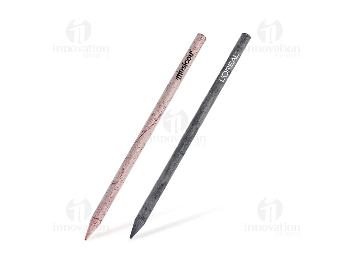 lápis marcador de tecido em diferentes cores.