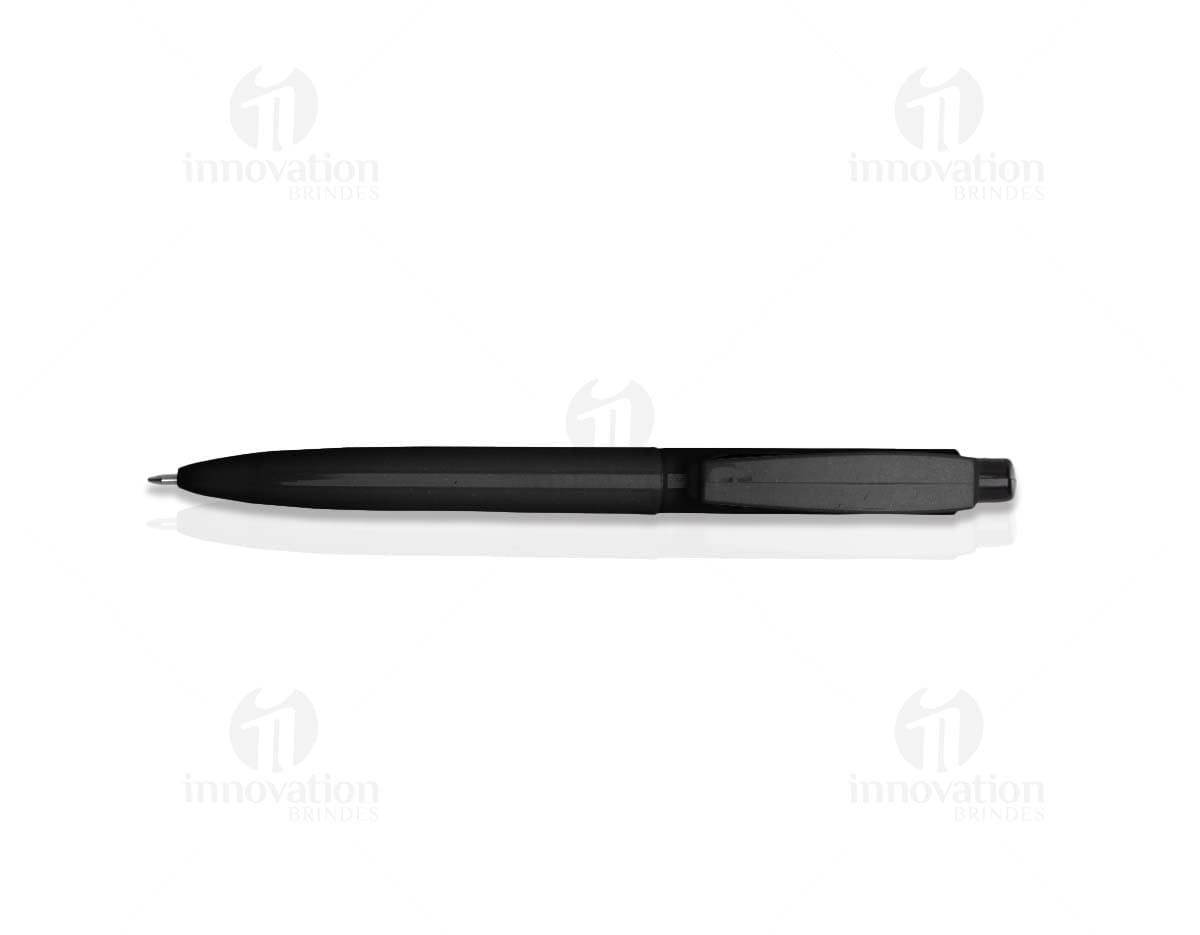 Caneta plástica preta com ponta afiada, ideal para escrever, desenhar e assinar documentos. Feita de material plástico resistente, possui tinta na cor preta e é um utensílio essencial para atividades de escritório, estudo e negócios.