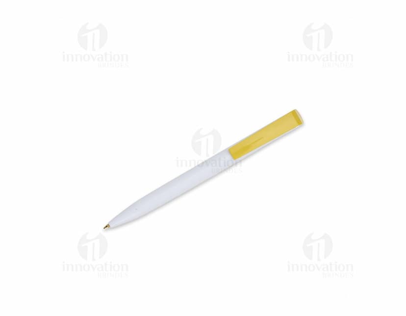 Caneta plástica colorida sobre fundo branco.