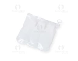 Kit Viagem 3 Peças em embalagem de papel com design elegante e limpo. Contém uma roupa íntima feminina de cetim acompanhada