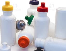 500ml Plastic Squeeze in blue-transparent with screw cap.