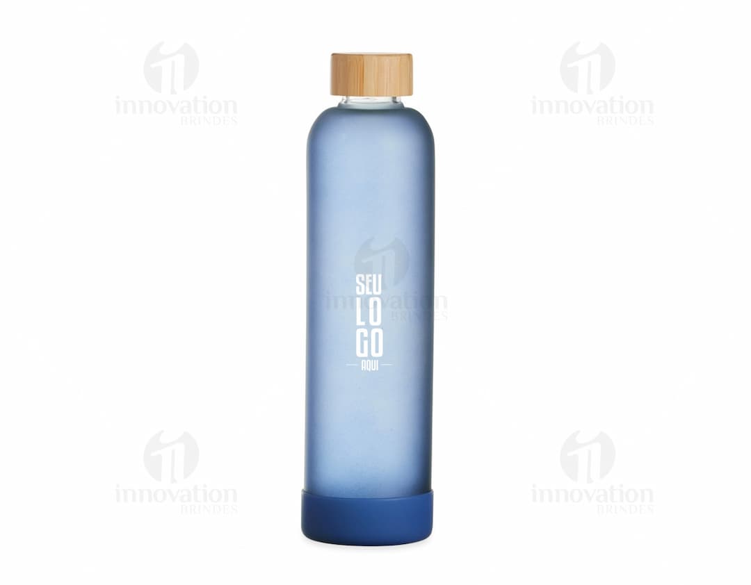 Garrafa de vidro transparente com capacidade de 1 litro.