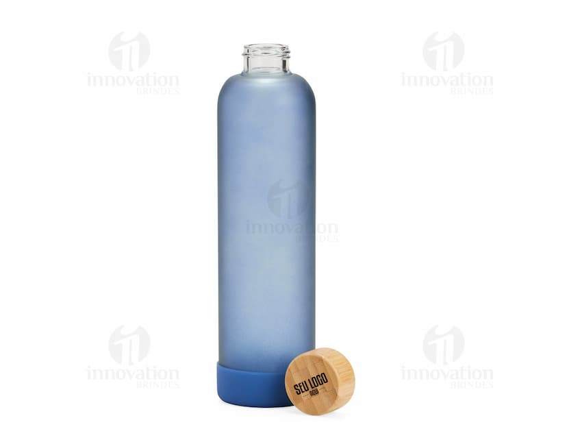 Garrafa de vidro transparente com capacidade de 1 litro.