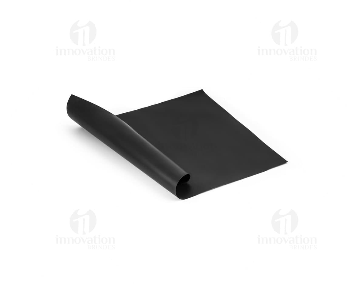 Esteira para grelha em PTFE em destaque, material resistente e durável para auxiliar no preparo de alimentos na grelha.