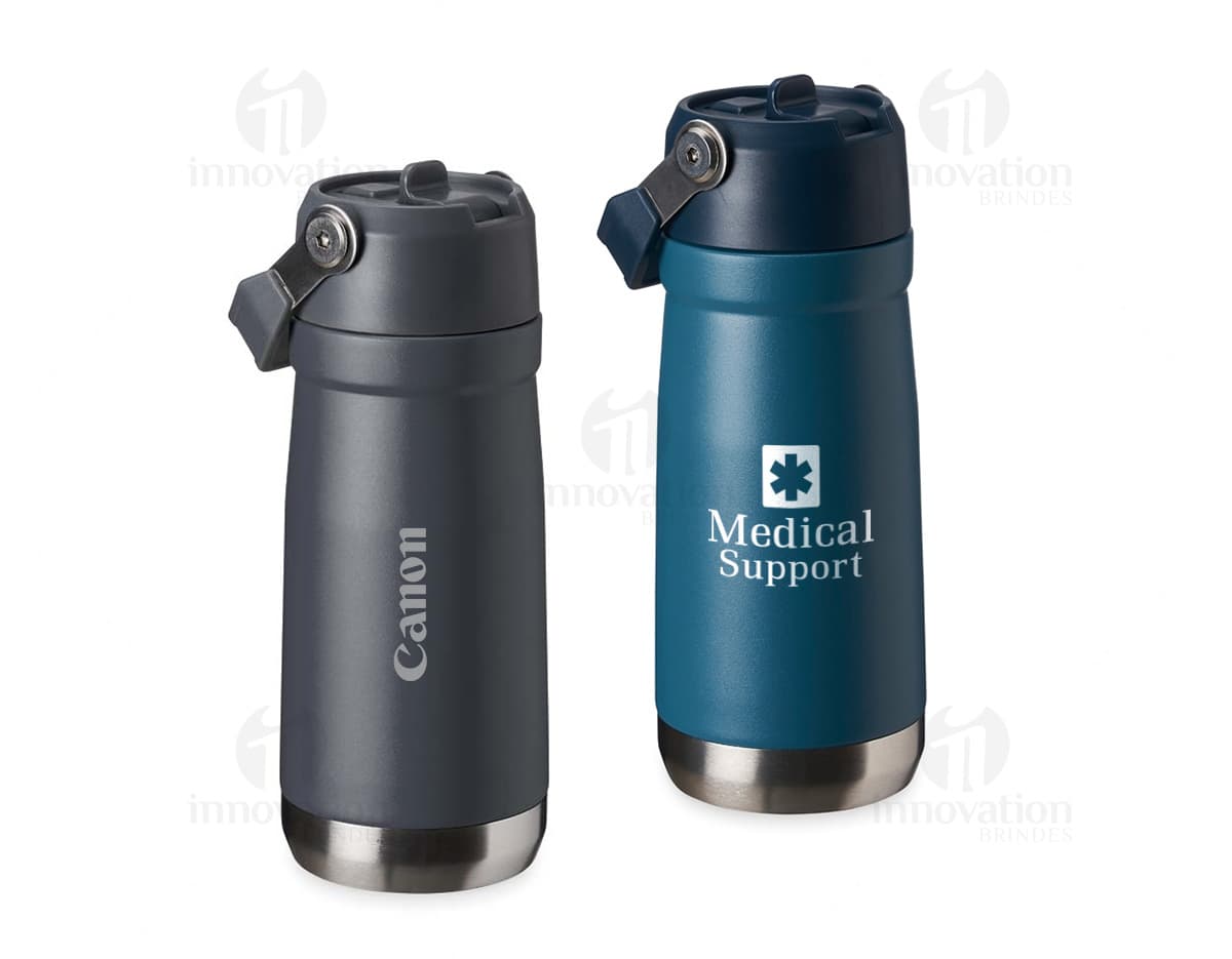 Garrafa Térmica 550ml na cor preta, com design moderno e tampa rosqueável. A imagem mostra o produto isolado em um fundo branco.