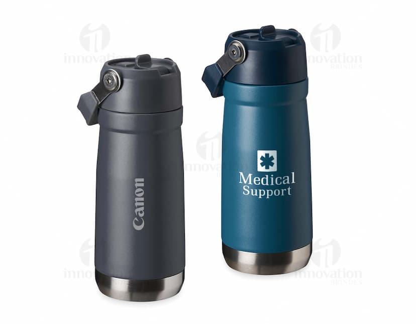 Garrafa Térmica 550ml na cor preta, com design moderno e tampa rosqueável. A imagem mostra o produto isolado em um fundo branco.