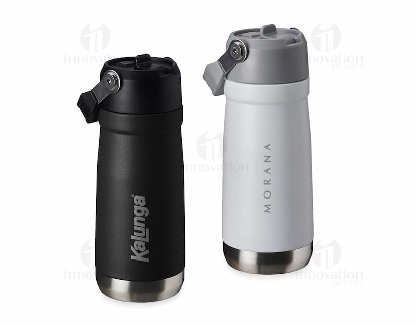Garrafa Térmica 550ml na cor preta, com design moderno e tampa rosqueável. A imagem mostra o produto isolado em um fundo branco.