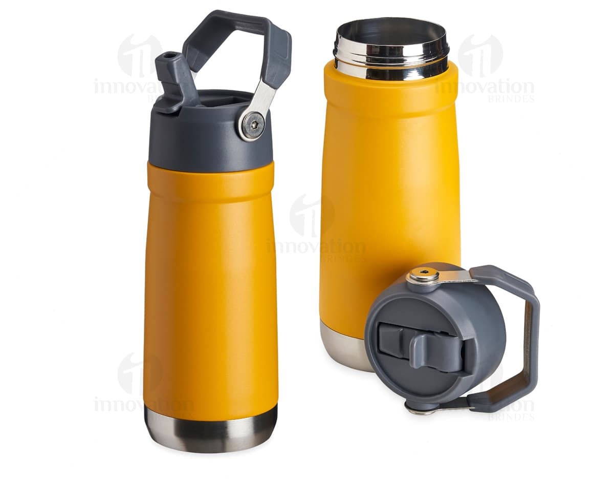 Garrafa Térmica 550ml na cor preta, com design moderno e tampa rosqueável. A imagem mostra o produto isolado em um fundo branco.