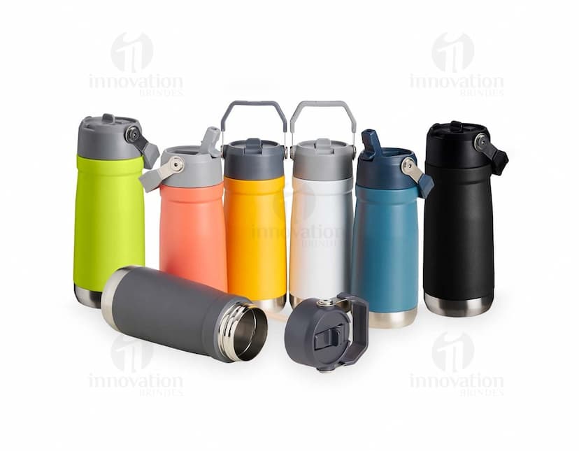 Garrafa Térmica 550ml na cor preta, com design moderno e tampa rosqueável. A imagem mostra o produto isolado em um fundo branco.
