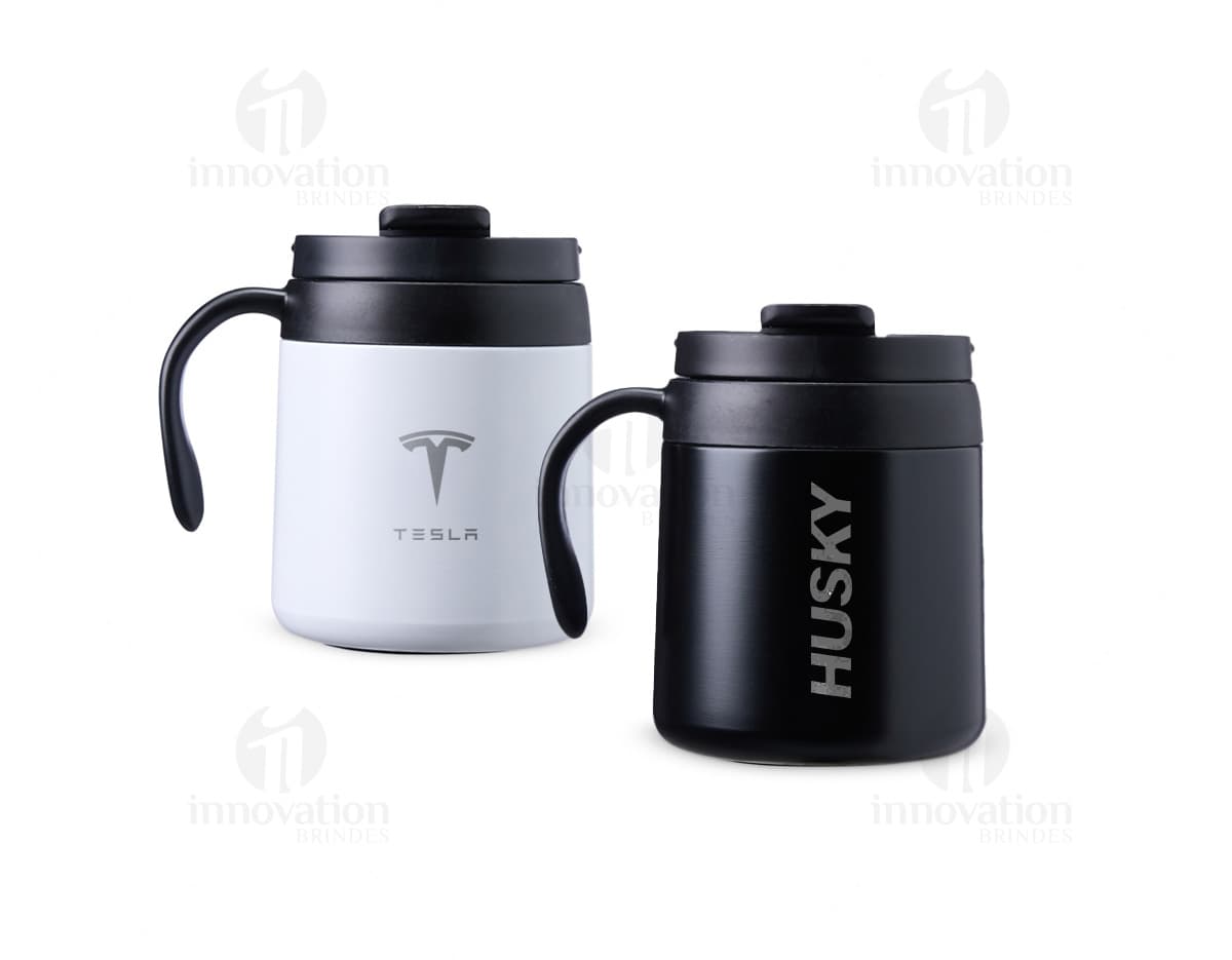 Caneca Térmica 350ml na cor azul, com tampa e alça para segurar.