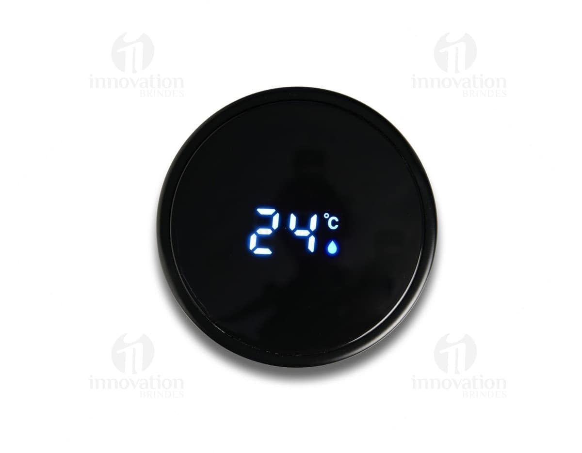 Garrafa térmica de 400ml com display LED mostrando a temperatura interna.