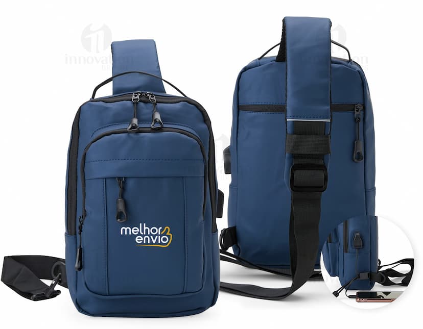 Mochila de ombro com bolsos, zíperes e entrada USB para carregamento de dispositivos eletrônicos. Cor preta e material resistente. Ideal para uso diário e viagens.