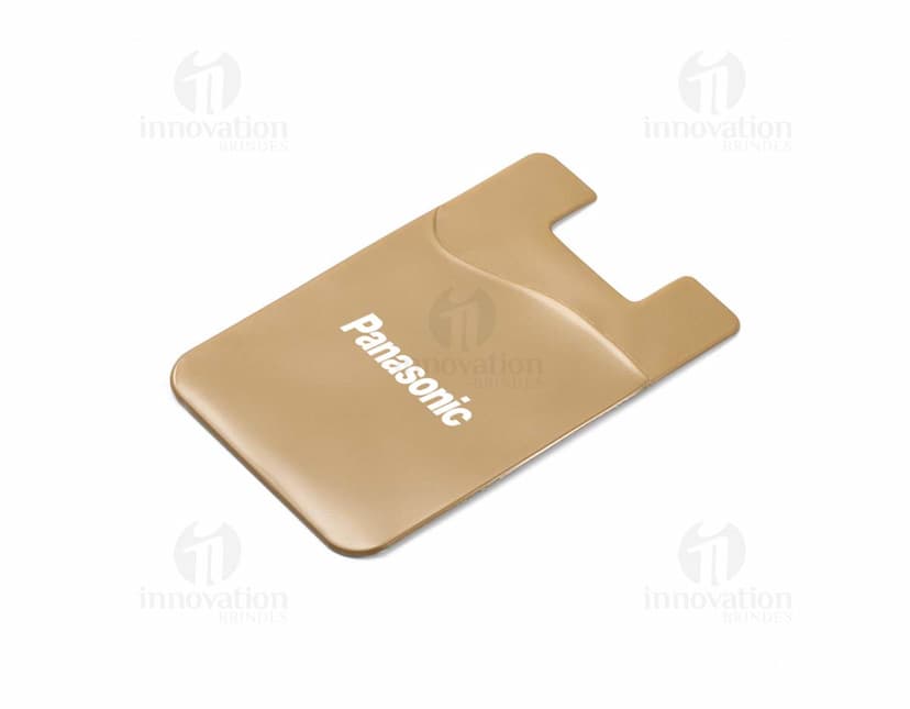 Porta cartões para celular com design minimalista na cor preta, feito em material resistente. Compartimento para até 3 cartões e adesivo para fixação na parte de trás do celular.