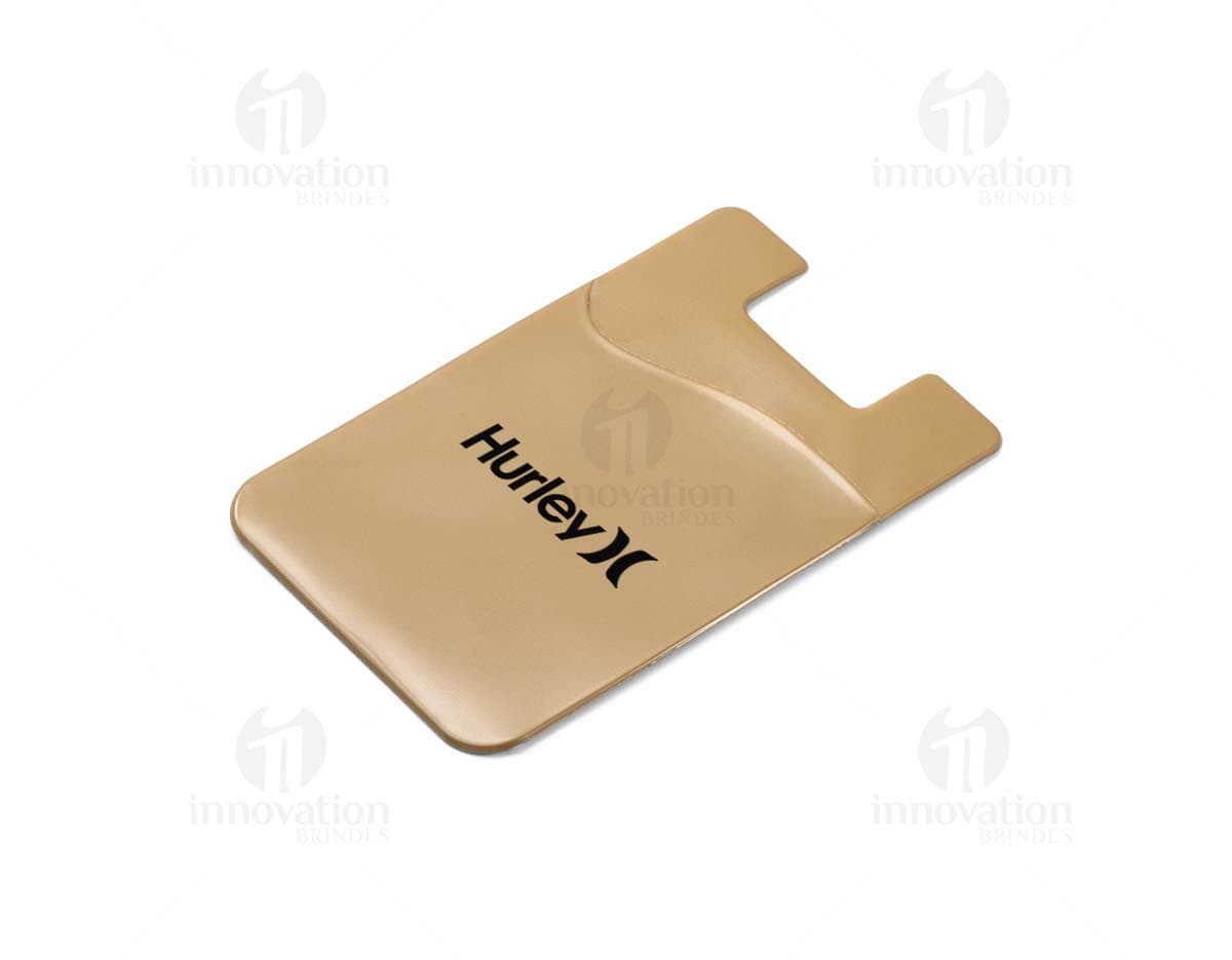 Porta cartões para celular com design minimalista na cor preta, feito em material resistente. Compartimento para até 3 cartões e adesivo para fixação na parte de trás do celular.