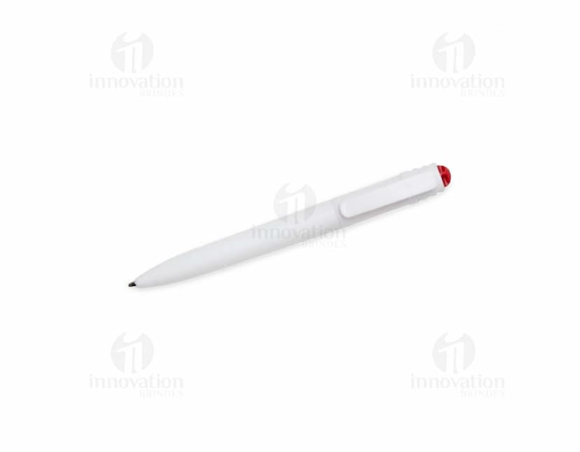 Caneta plástica preta e prateada utilizada como instrumento de escrita, com ponta afiada e design simples.