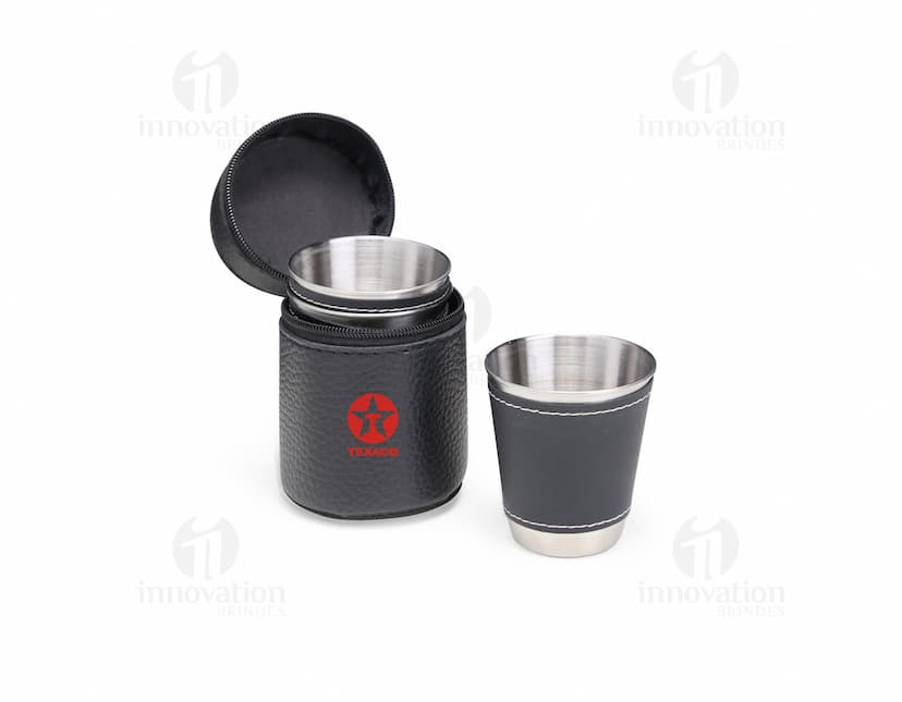 Kit Copo Inox 50ml 4 Peças, conjunto de quatro copos de aço inoxidável com capacidade de 50ml cada.