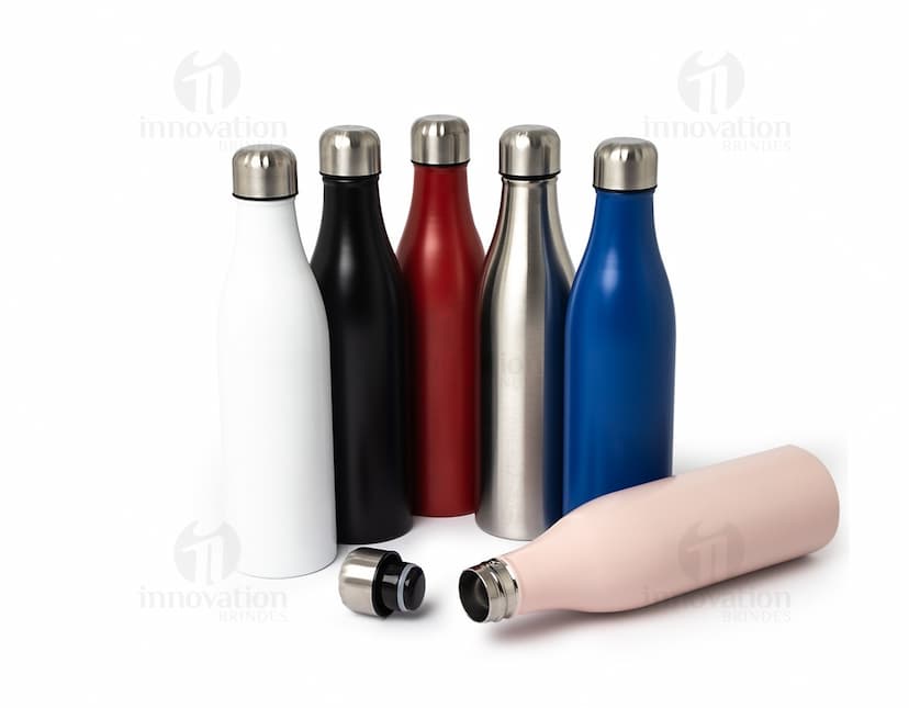 Garrafa Térmica Inox 800ml em fundo branco.