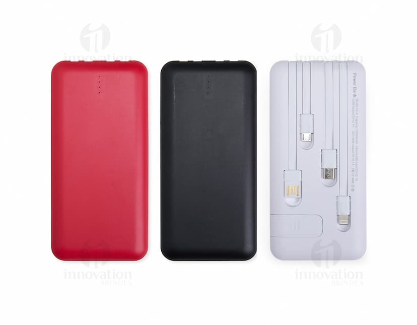 Power Bank 10.000mAh na cor preta, com design slim e acabamento fosco. Acompanha cabo USB para recarga.