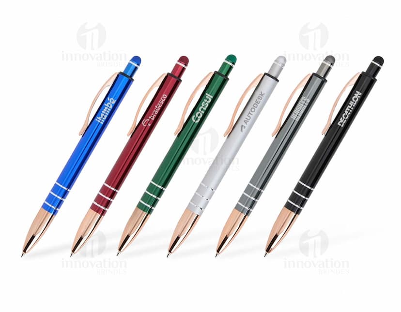 Caneta Metal Touch em tons de prata e preto, com ponta touch screen na parte superior.