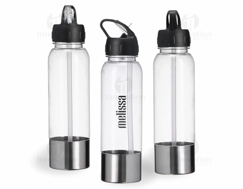 Squeeze Plástica com fundo branco e base de alumínio.