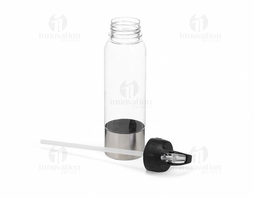 Squeeze Plástica com fundo branco e base de alumínio.