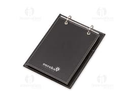 Bloco de Anotacao de Mesa em papel kraft com folhas brancas e caneta preta ao lado.