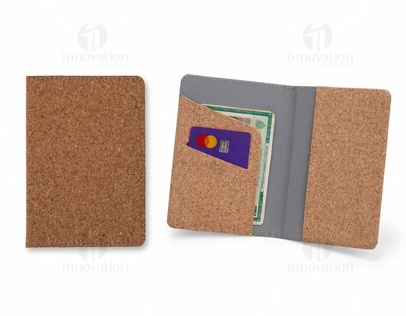 Kit Viagem 3 Peças, contendo uma mala de viagem, uma nécessaire e um porta documentos, em cores vibrantes e textura resistente. Ideal para suas viagens com praticidade e estilo.