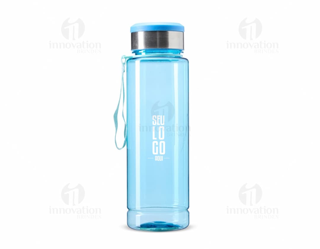 Garrafa plástica transparente com capacidade de 950ml e com compartimento para armazenar comprimidos integrado à tampa.