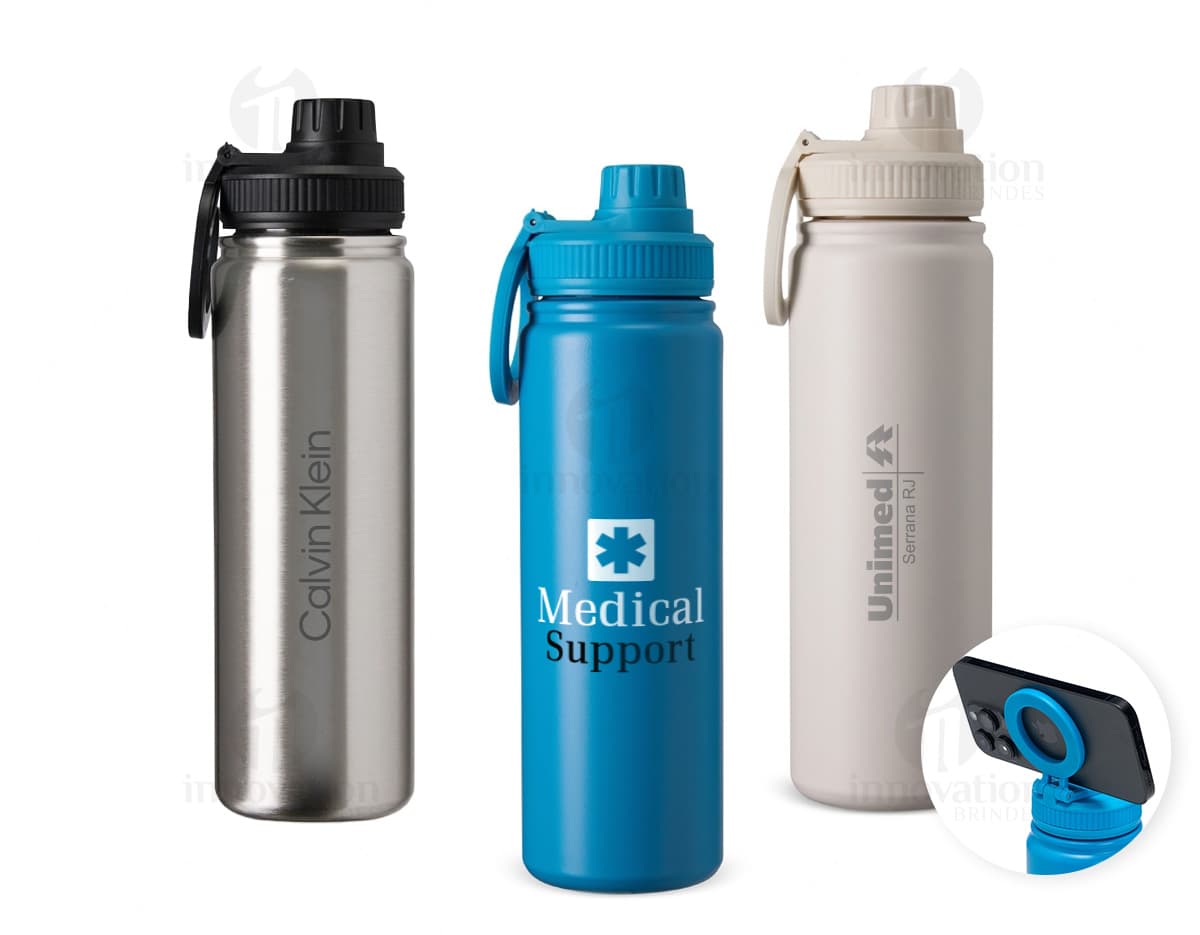 Garrafa térmica de aço inoxidável com capacidade de 750ml.