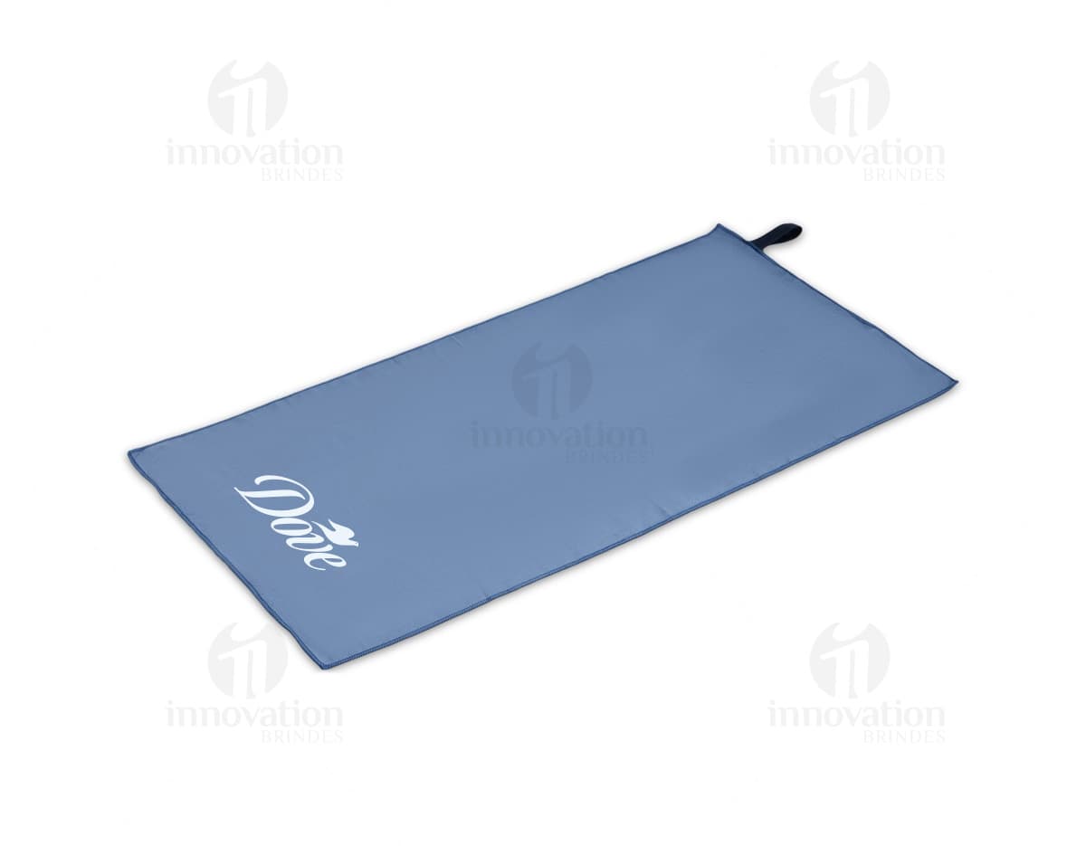Toalha PoliFit em cor azul com design texturizado.