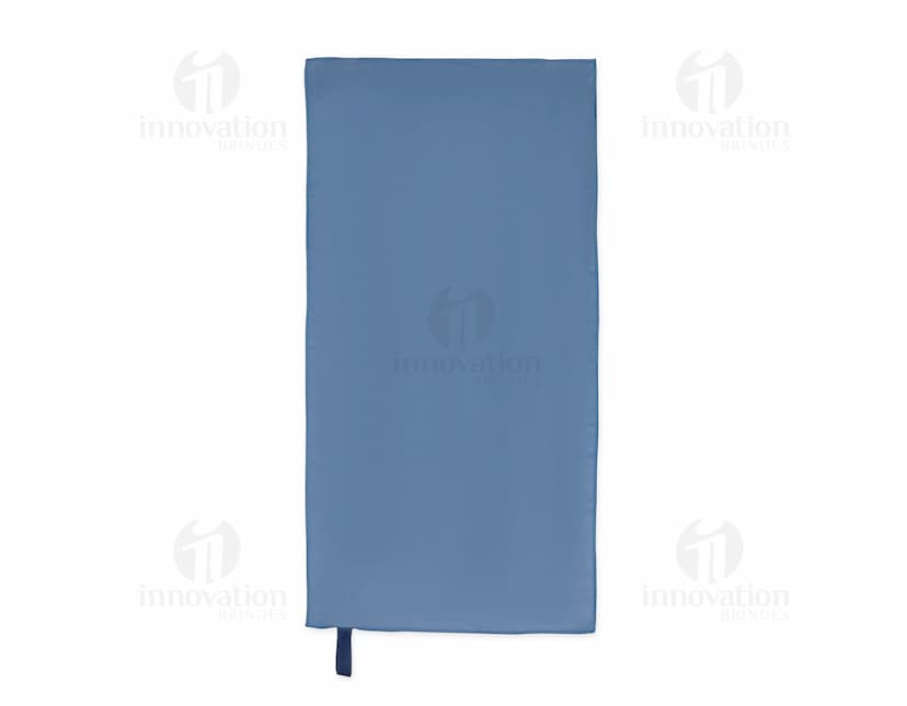Toalha PoliFit em cor azul com design texturizado.
