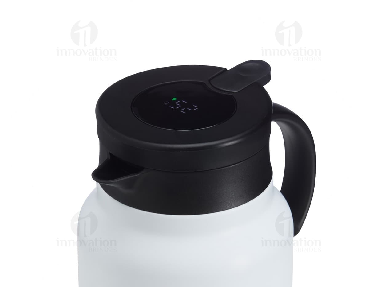 Chaleira TermoLED 750 em aço inoxidável com design moderno e LED indicador de temperatura integrado.
